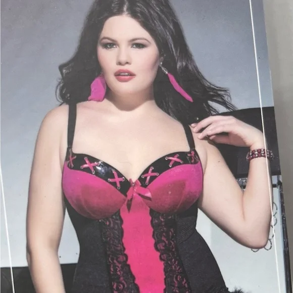 Elegant‎ Velvet  Pink and Black Lace Diva Bustier by Coquette - Picture 2 of 9